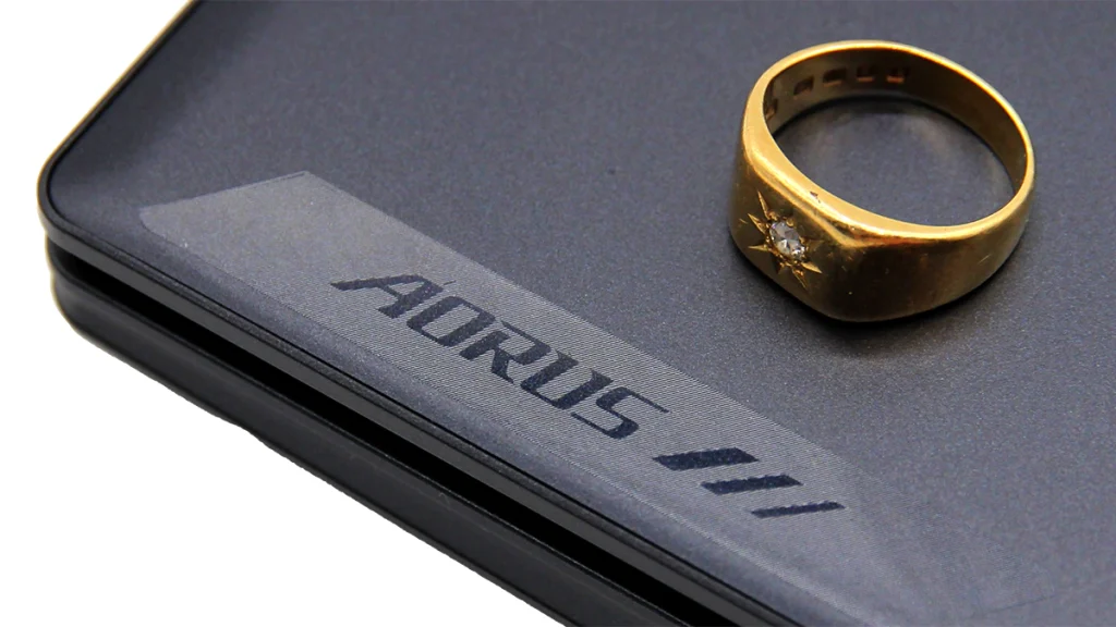 Aorus 16X lid detail