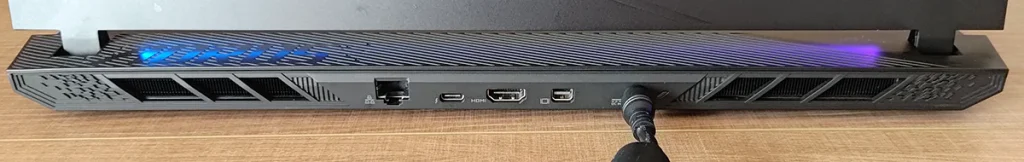 Aorus 17 BSG rear ports