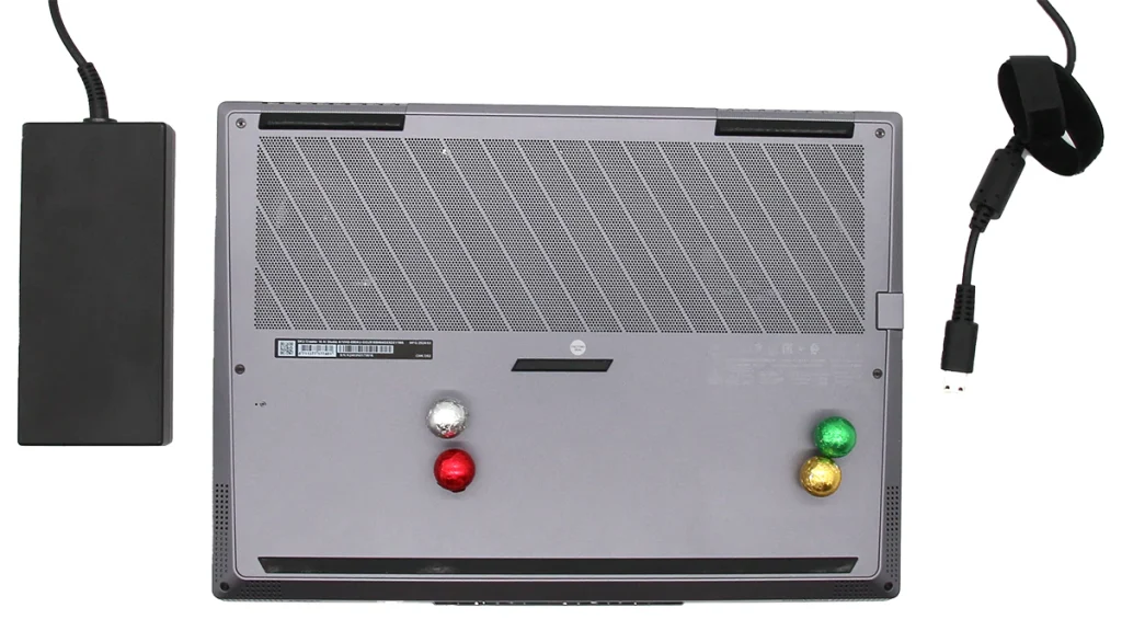 MSI Creator 16 AI Studio A1VHG underneath