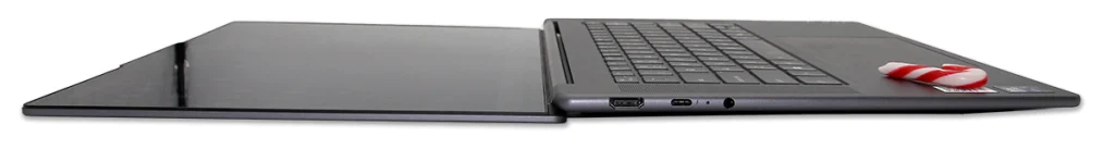 Lenovo Yoga Slim 7i Aura Edition Left side