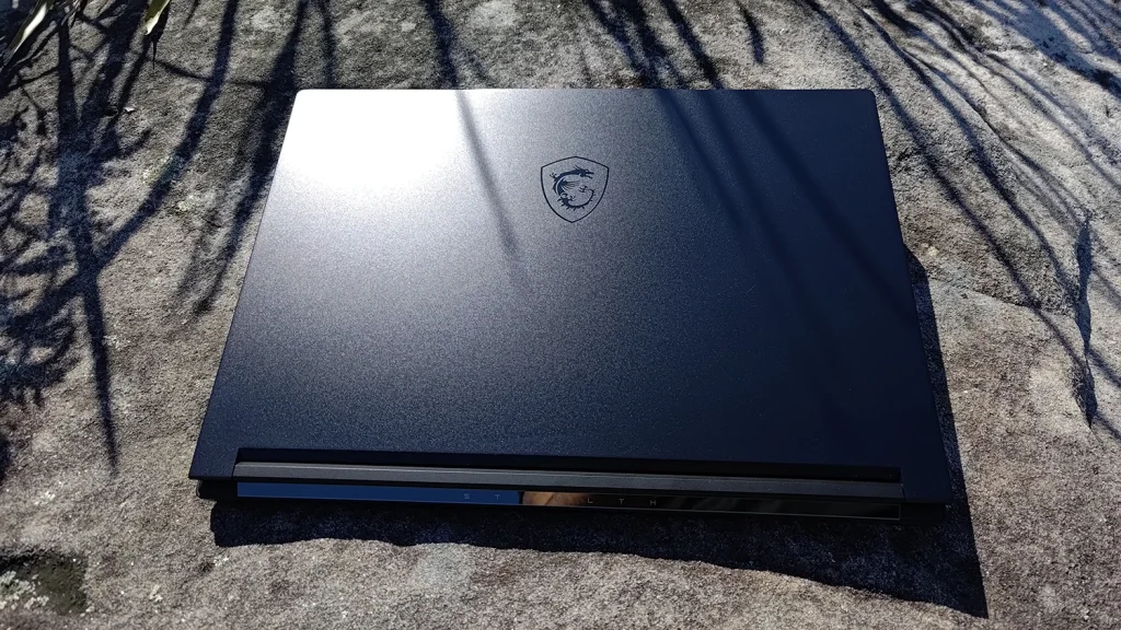 MSI Stealth A16 AI+