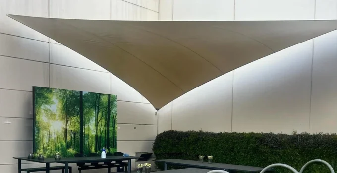 How Commercial Shade Sails Improve Customer Comfort